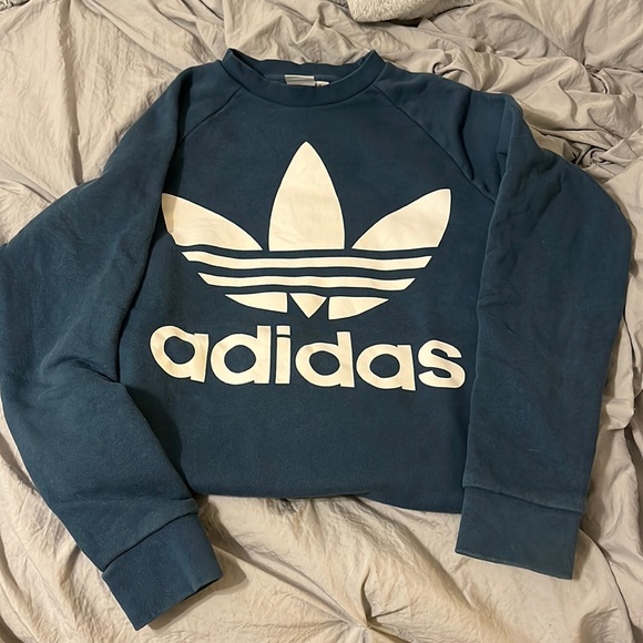 adidas Tops - Adidas crewneck